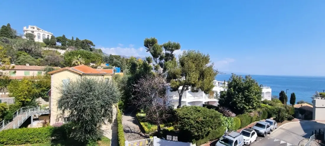 Bright Apartment, Ideal Location