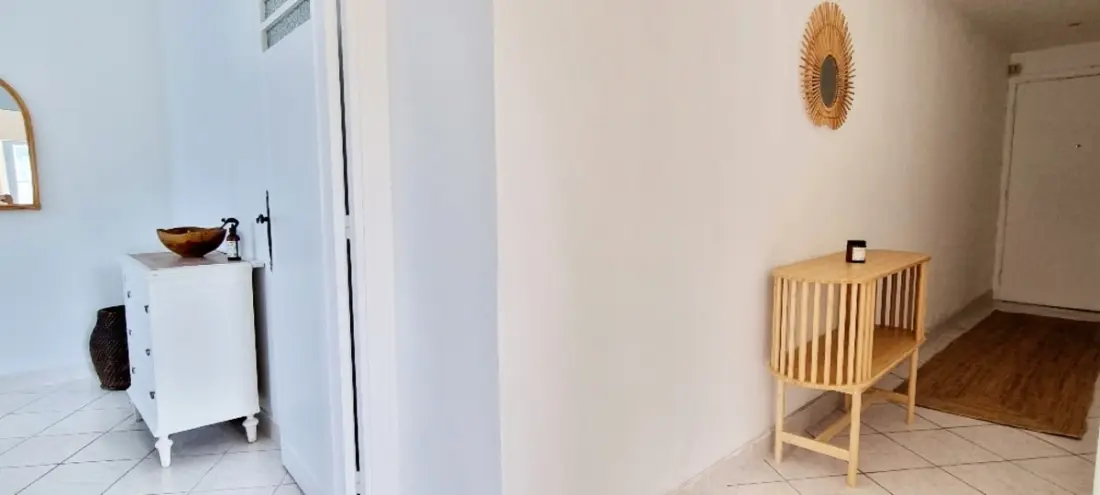 Bright Apartment, Ideal Location