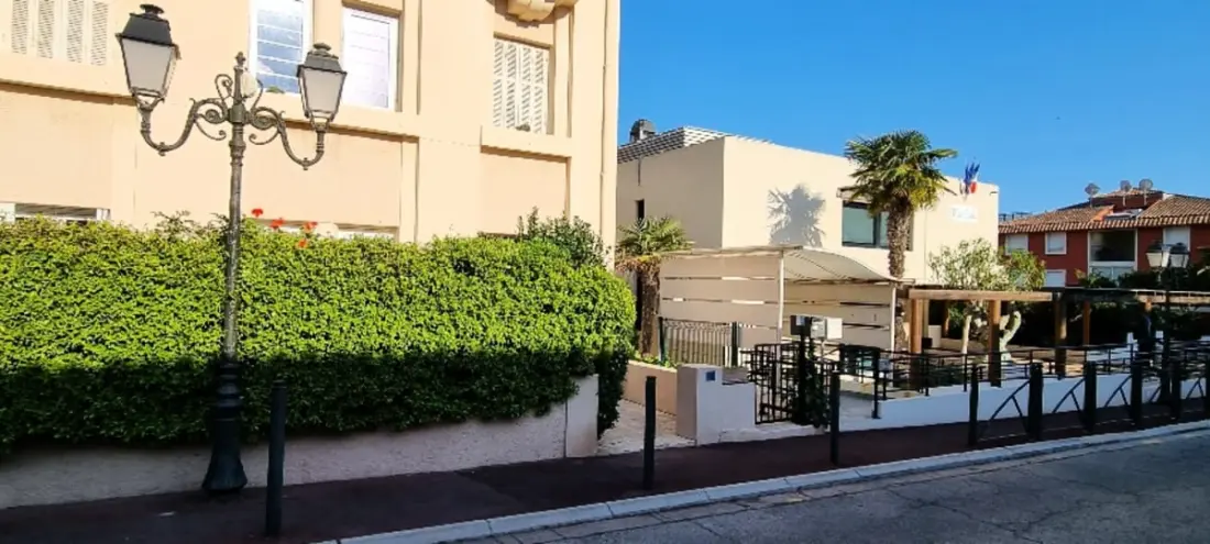 Bright Apartment, Ideal Location
