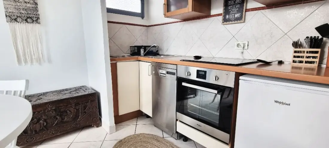Bright Apartment, Ideal Location