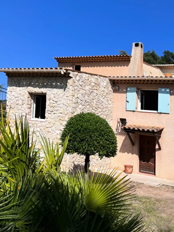 Kétágyas családi villa 12 fő részére, úszómedence - Cannes