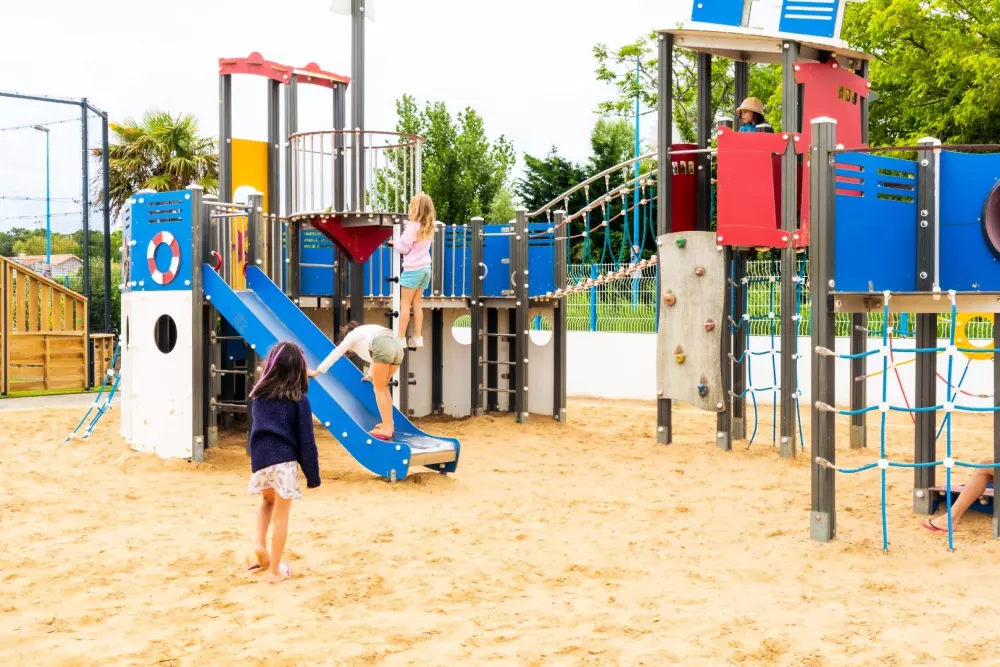 Campsite Les Adventureurs de la Calypso 4 Stars★★★★