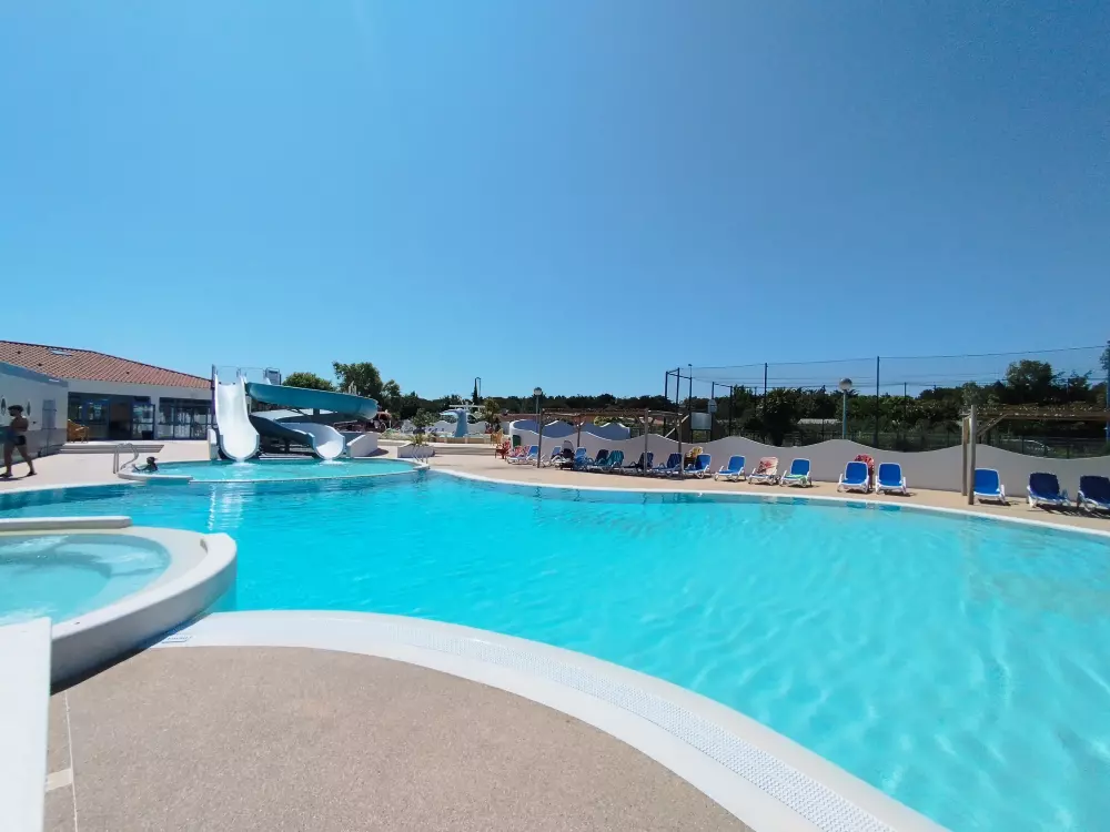 Campsite Les Adventureurs de la Calypso 4 Stars★★★★