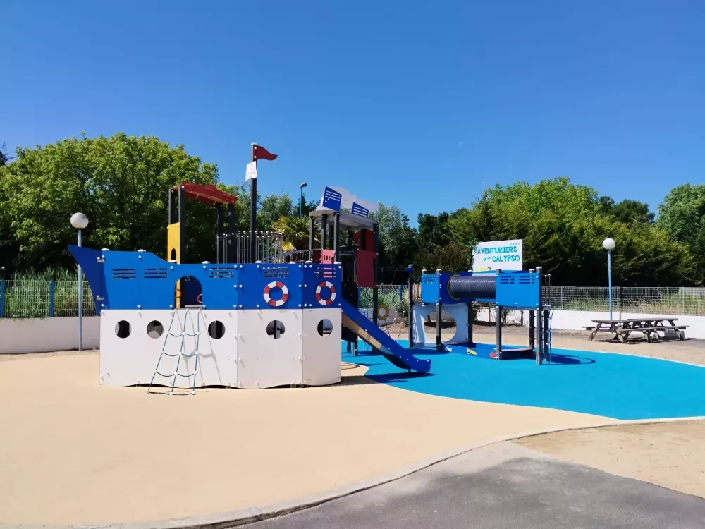 Campsite Les Adventureurs de la Calypso 4 Stars★★★★