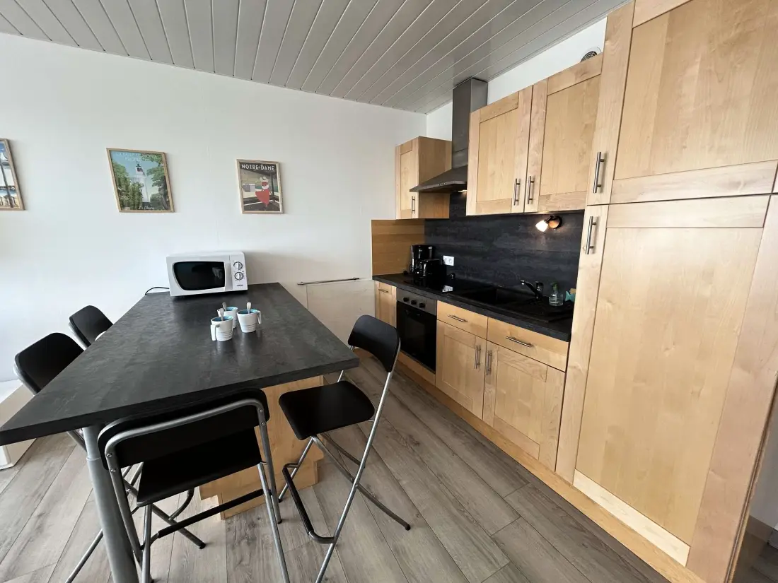 Marina Residence 6