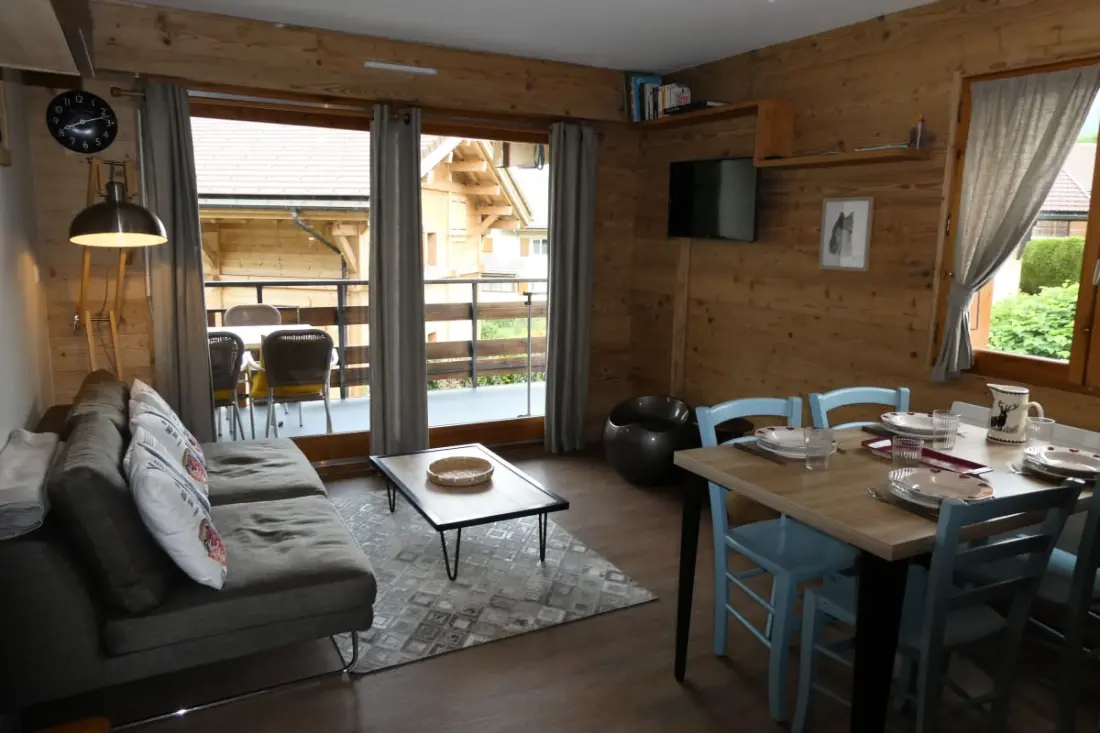 App Balcony, Village Center