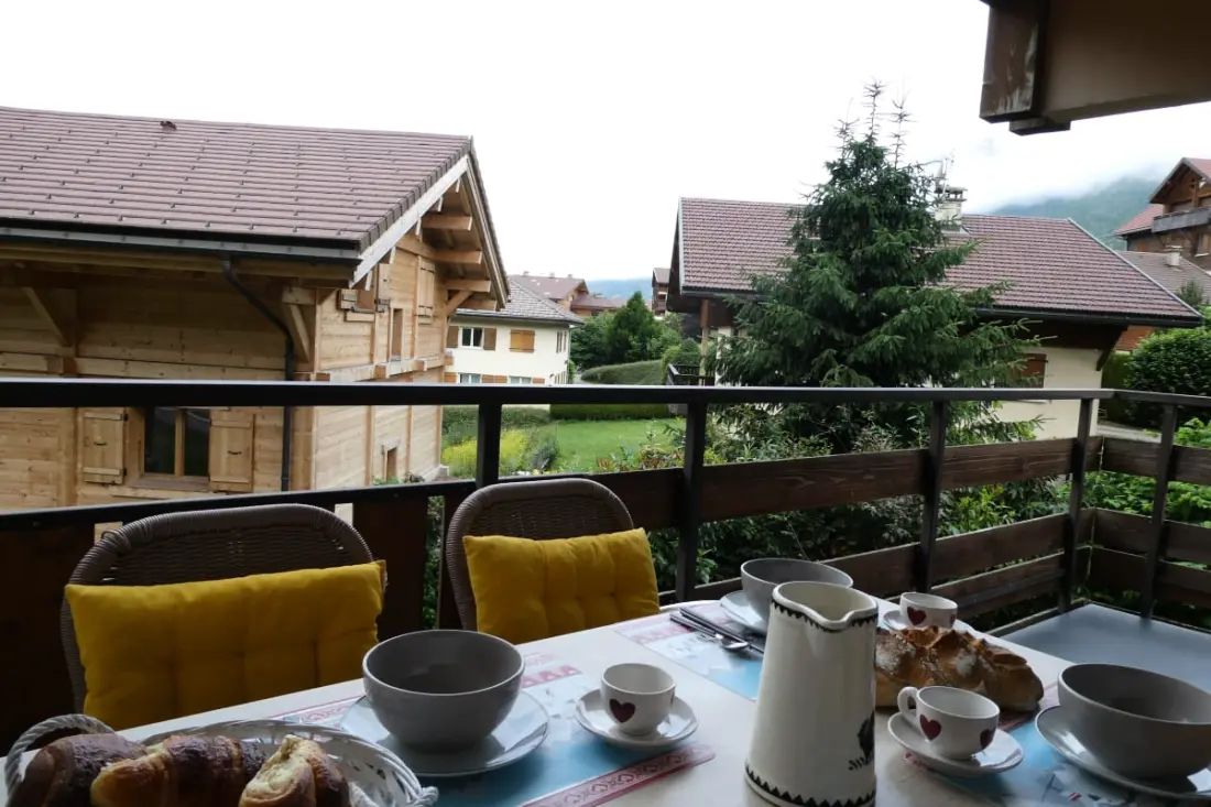 App Balcony, Village Center