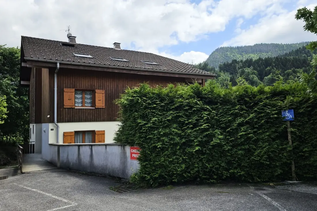 App Balcony, Village Center