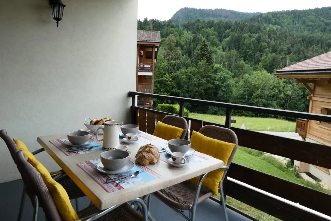 App Balcony, Village Center