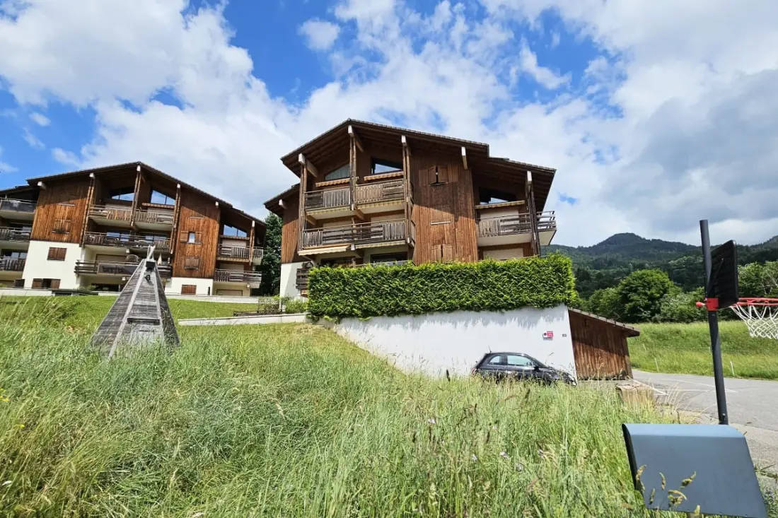 App Balcony, Village Center