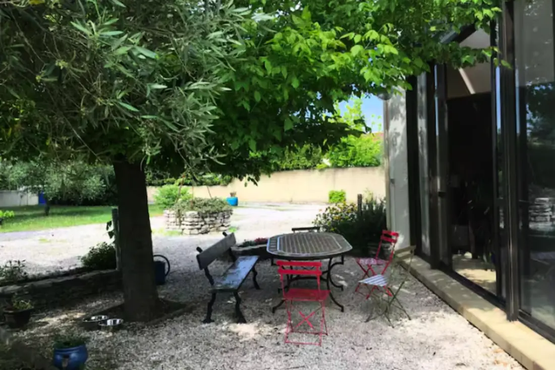 Ház kerttel és közeli strandokkal