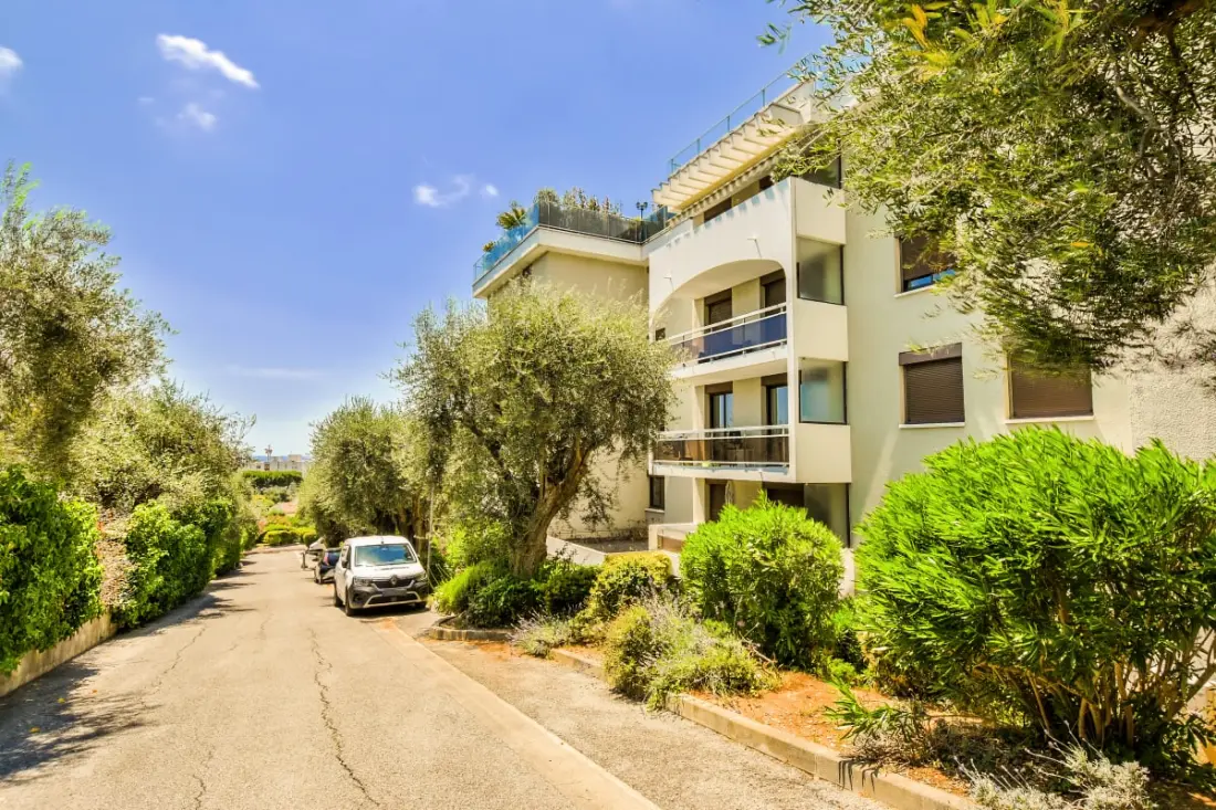 Apartman terasz és garázs St-Laurent