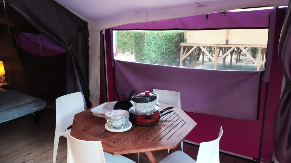 Kwiat Kempingi La Rivière 3 Gwiazdy★★★ 3 Gwiazdy★★★ 3 Gwiazdy★★★