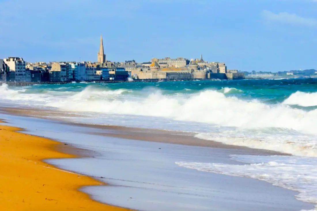Charming Apartment in Deux Pas De La Plage