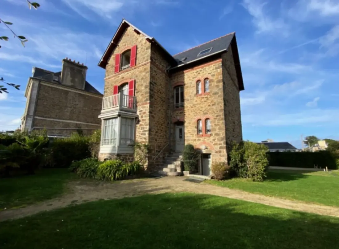 Le Castel y la mansión Beaumaris