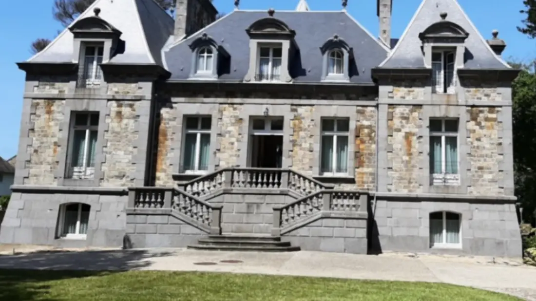 Le Castel y la mansión Beaumaris