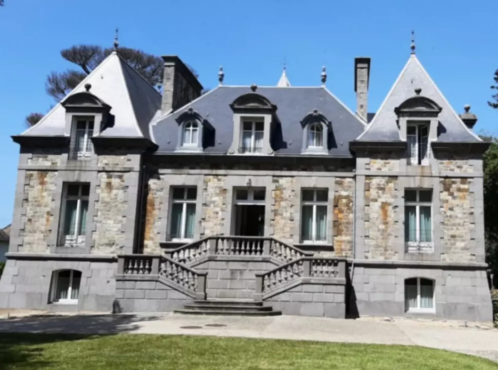 Le Castel i dwór Beaumaris