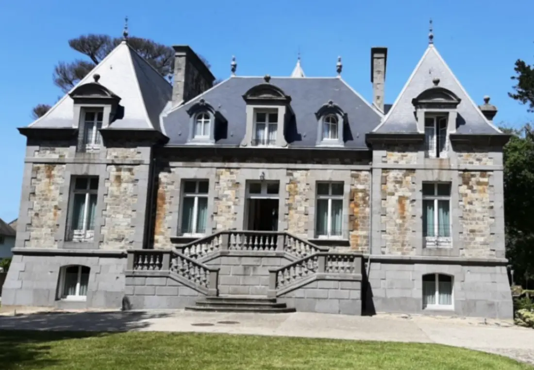 Le Castel y la mansión Beaumaris