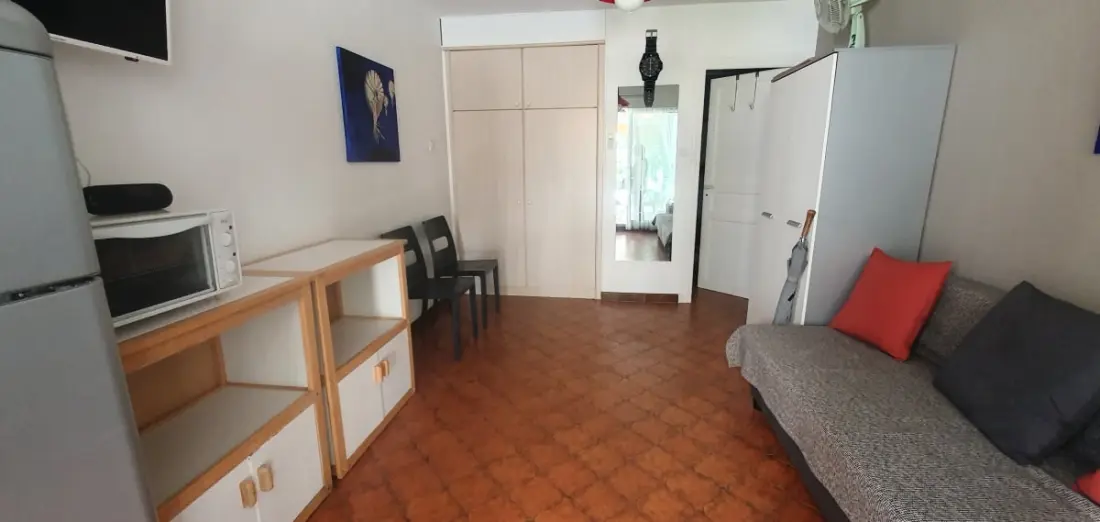 Piękne studio z tarasem blisko morza