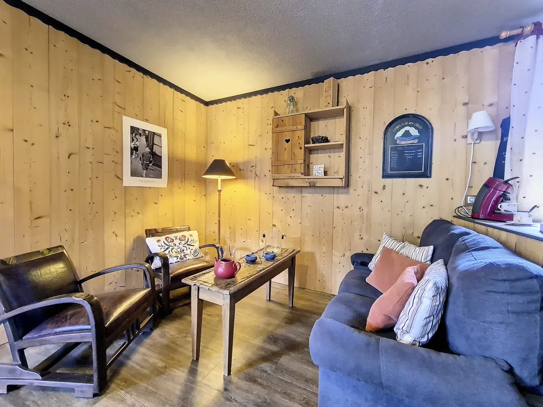 Azalee Residence