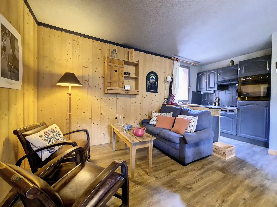 Azalee Residence