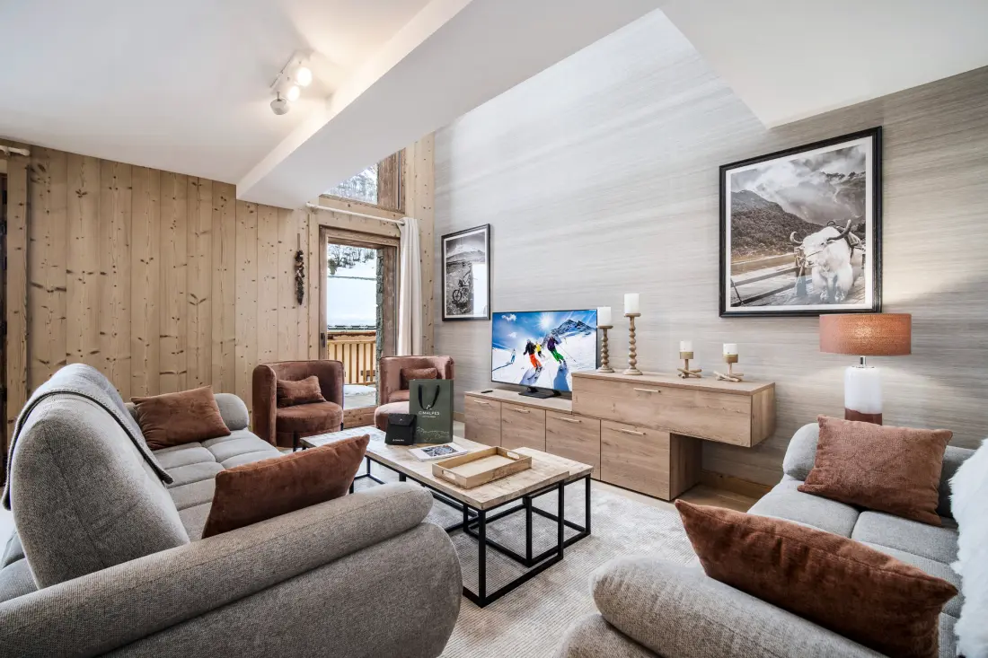 Naos Residence