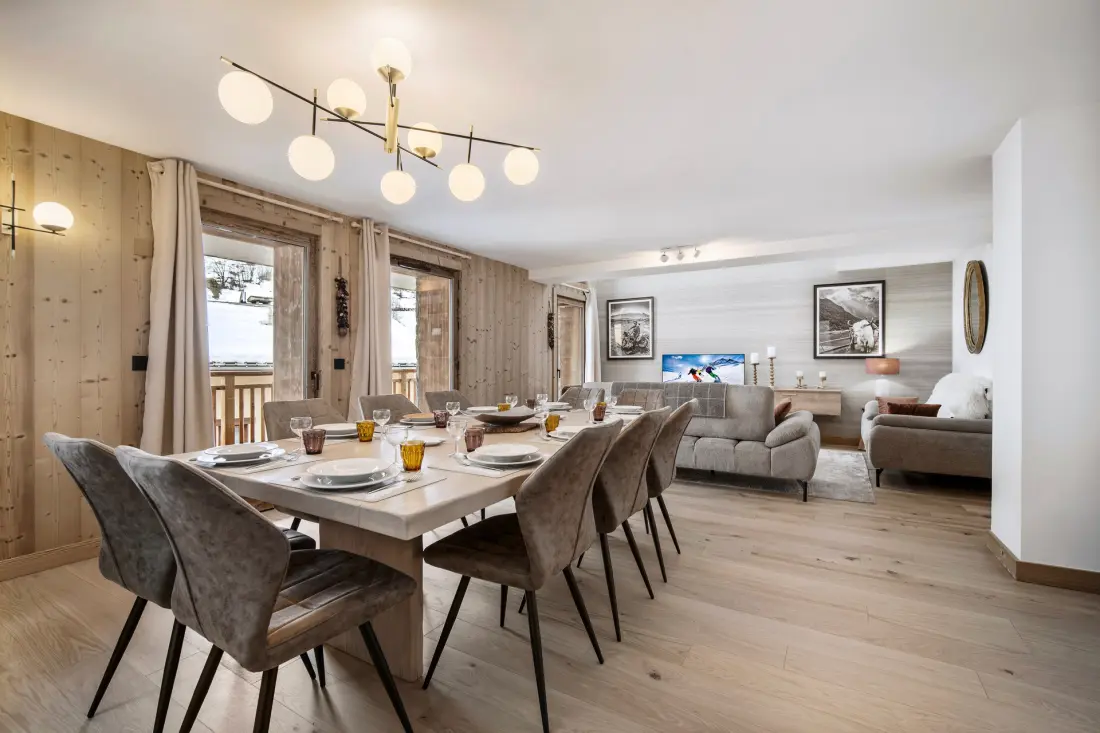 Naos Residence