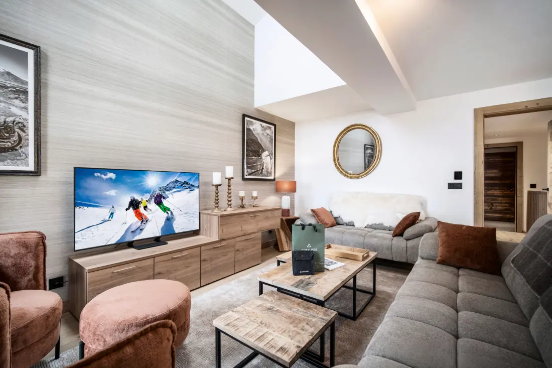 Naos Residence