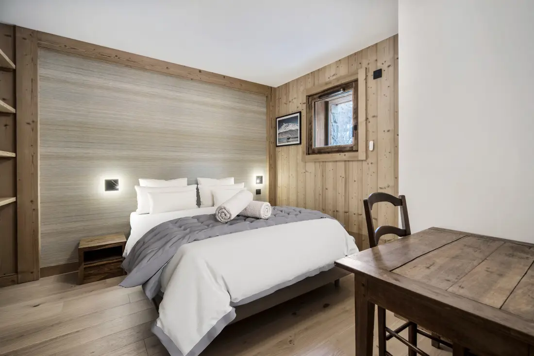 Naos Residence