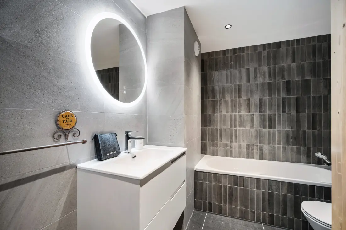 Naos Residence