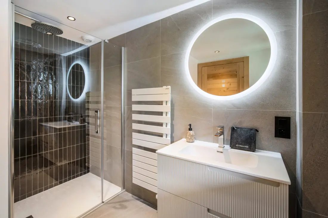 Naos Residence