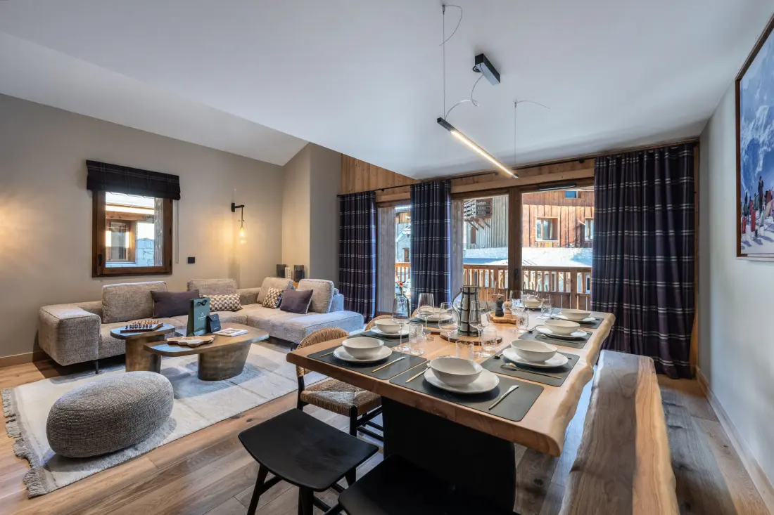 Naos Residence