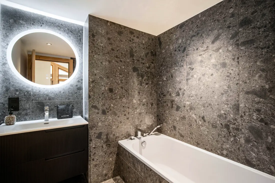 Naos Residence