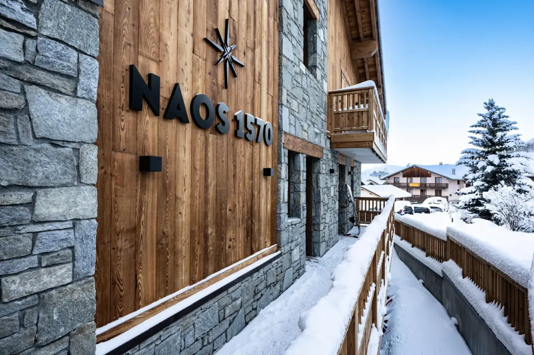 Naos Residence