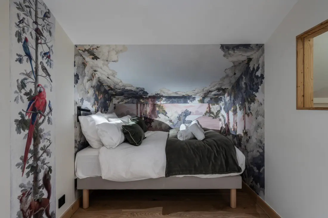 Naos Residence