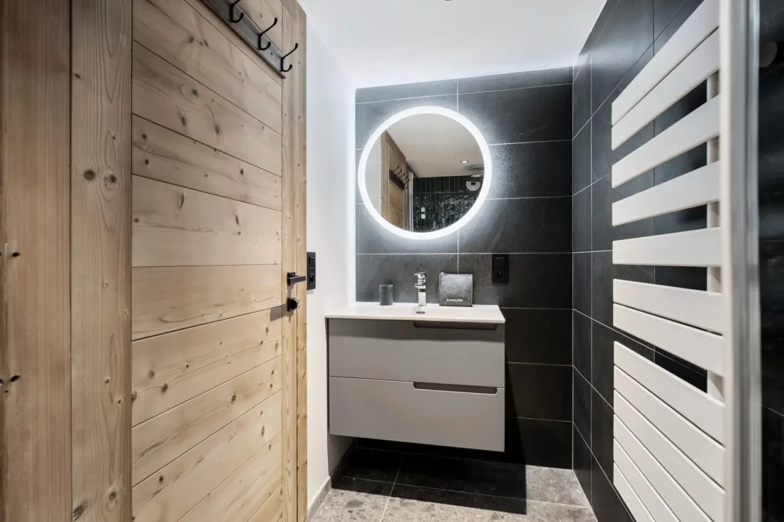 Naos Residence