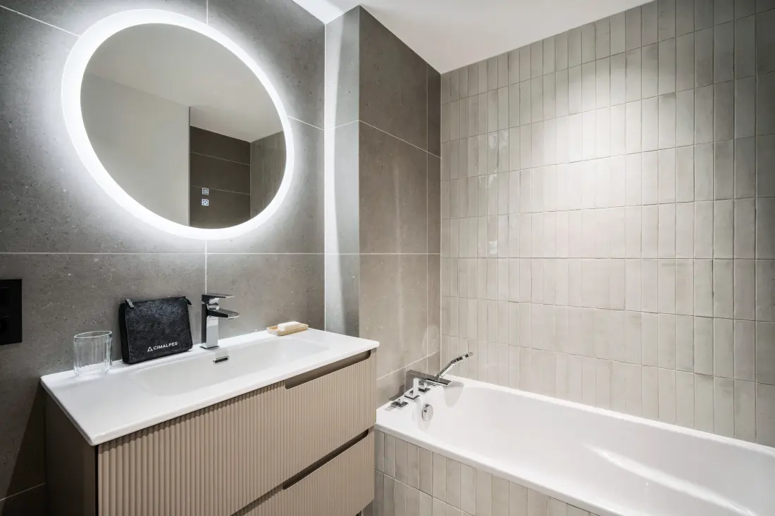 Naos Residence