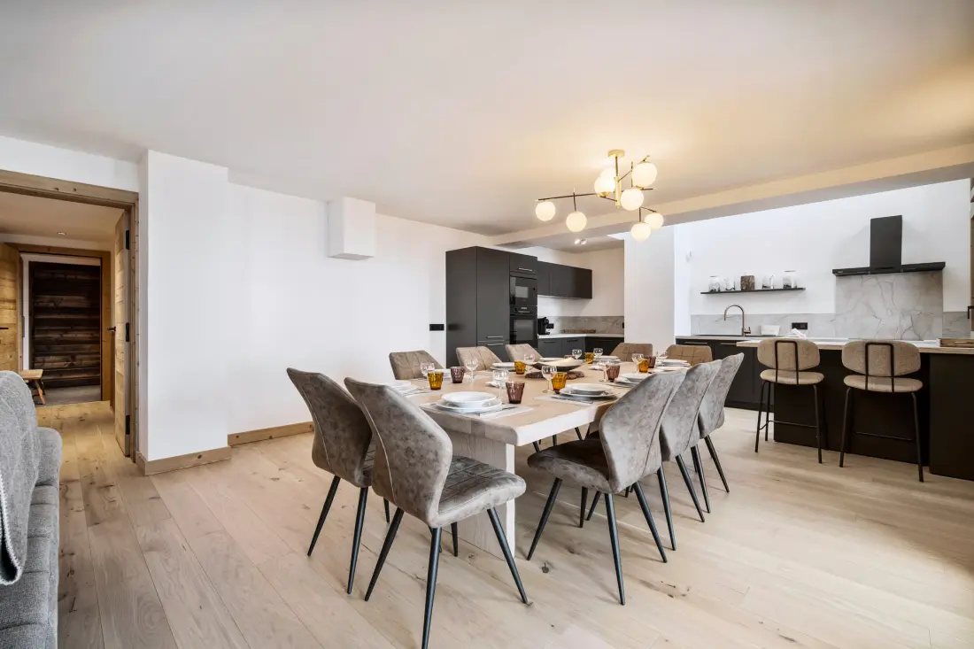Naos Residence