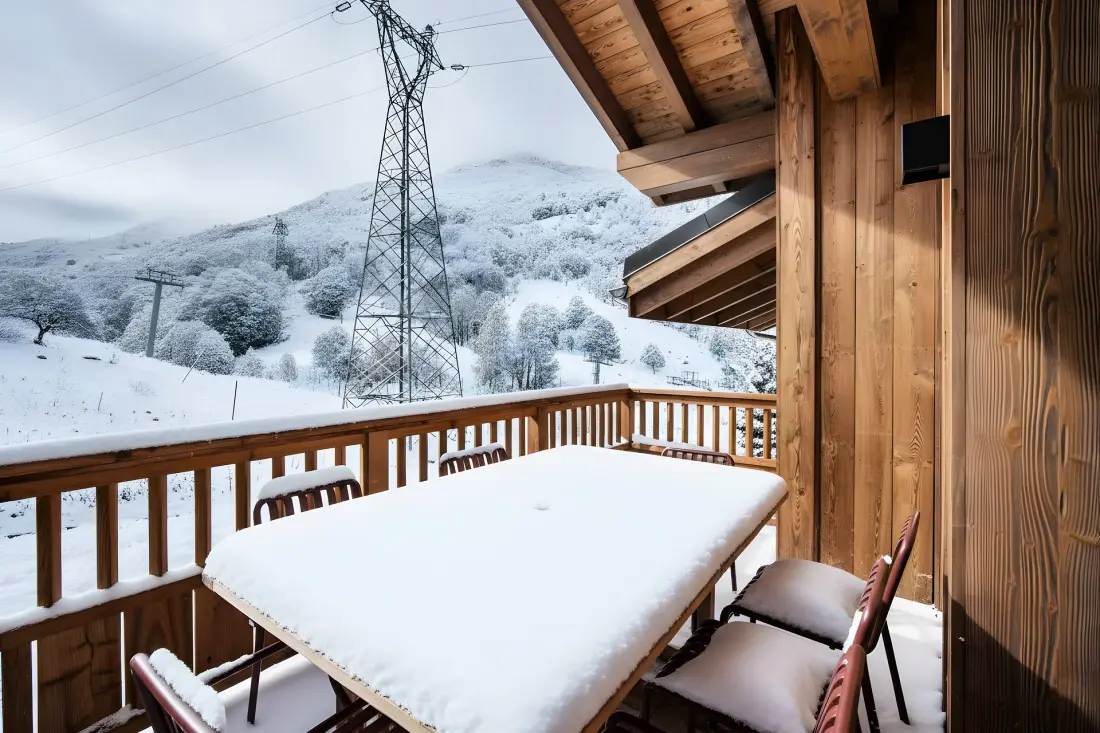 Naos Residence