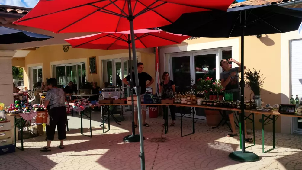 Camping Le Sous- Bois Ardèche 3 Gwiazdy★★★ 3 Gwiazdy★★★ 3 Gwiazdy★★★