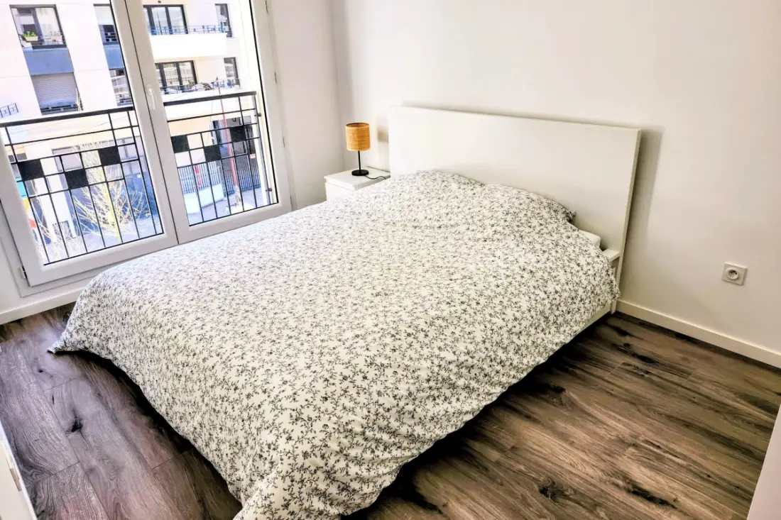 Modern appartement met balkon - dichtbij Parijs