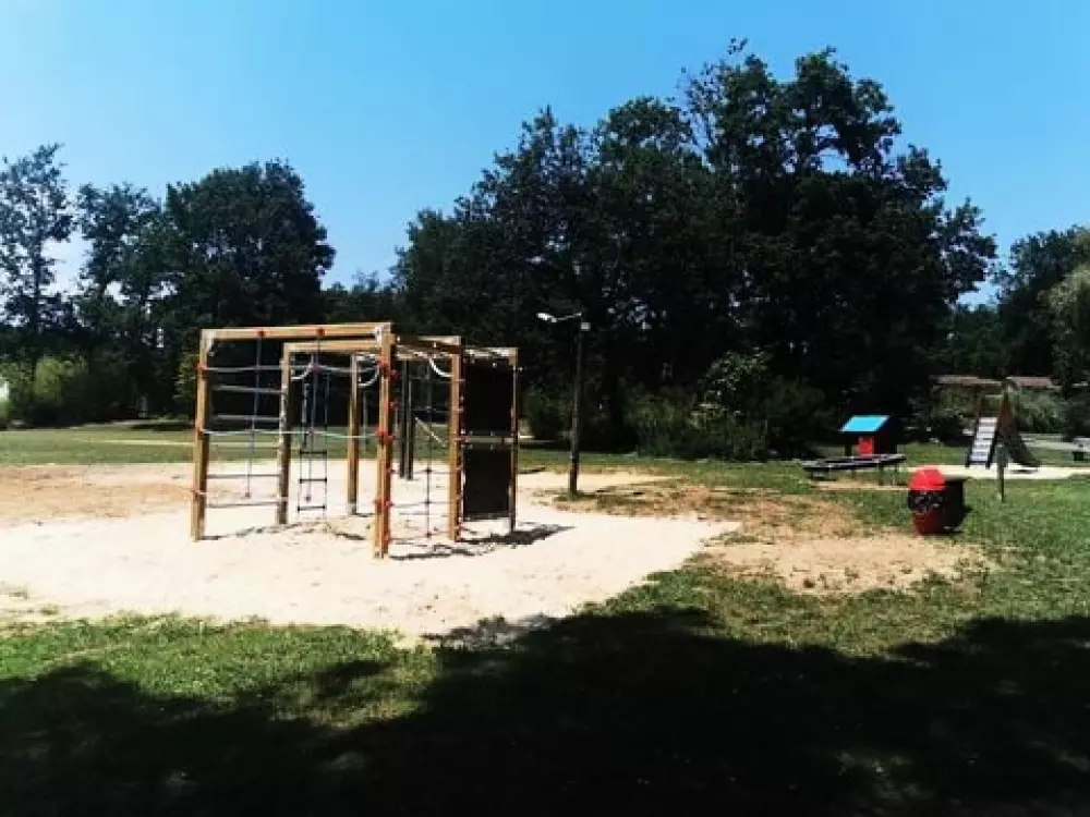 Camping Les Pins Du Soleil 4 étoiles★★★★