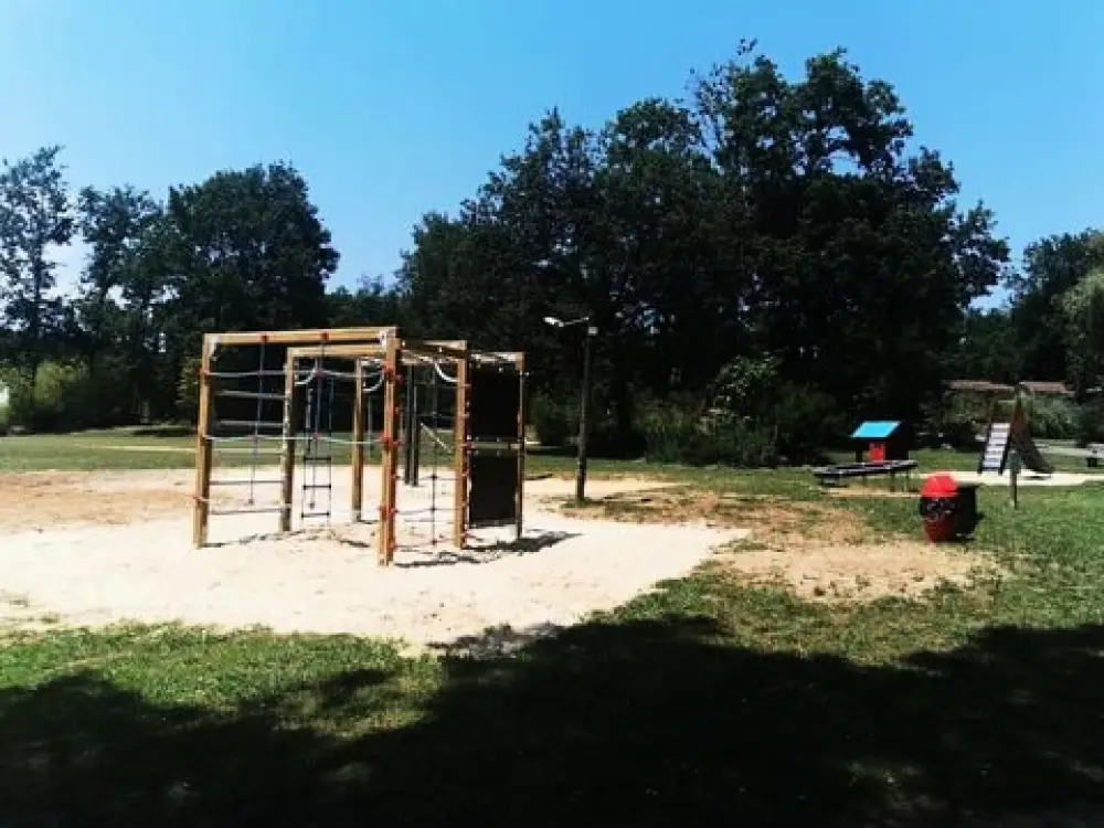 Camping Les Pins Du Soleil 4 Sterren★★★★