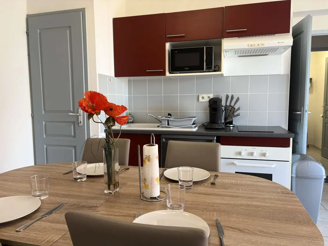 Voile Rouge Residence