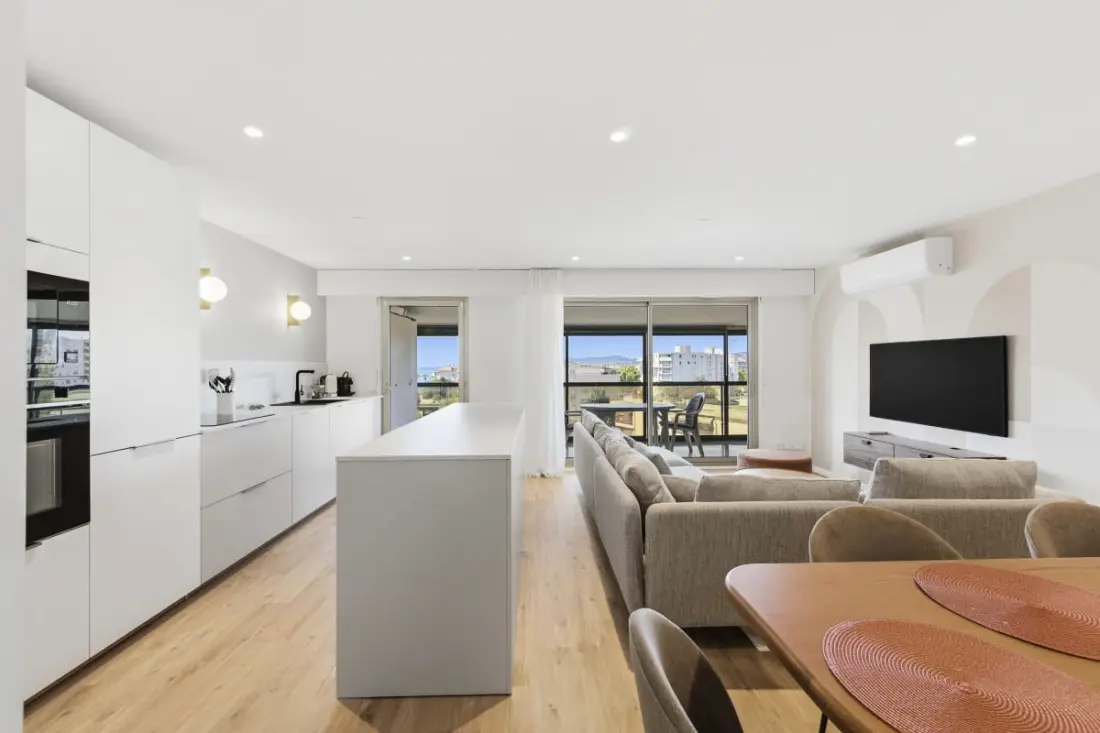 Apartman 125 M2 Near Beach, Pool & Parking