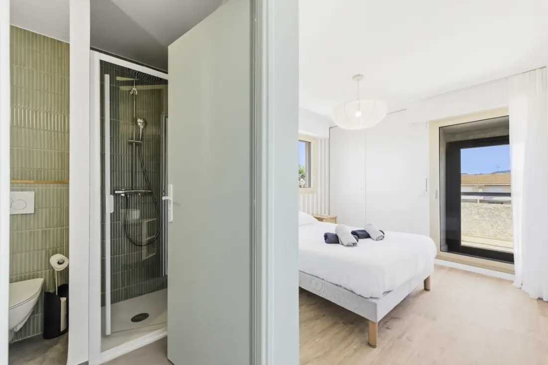 Apartman 125 M2 Near Beach, Pool & Parking