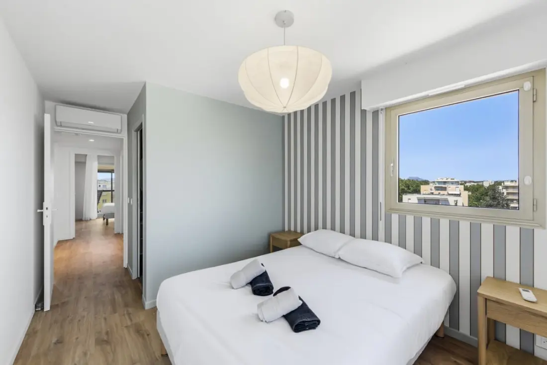 Apartman 125 M2 Near Beach, Pool & Parking