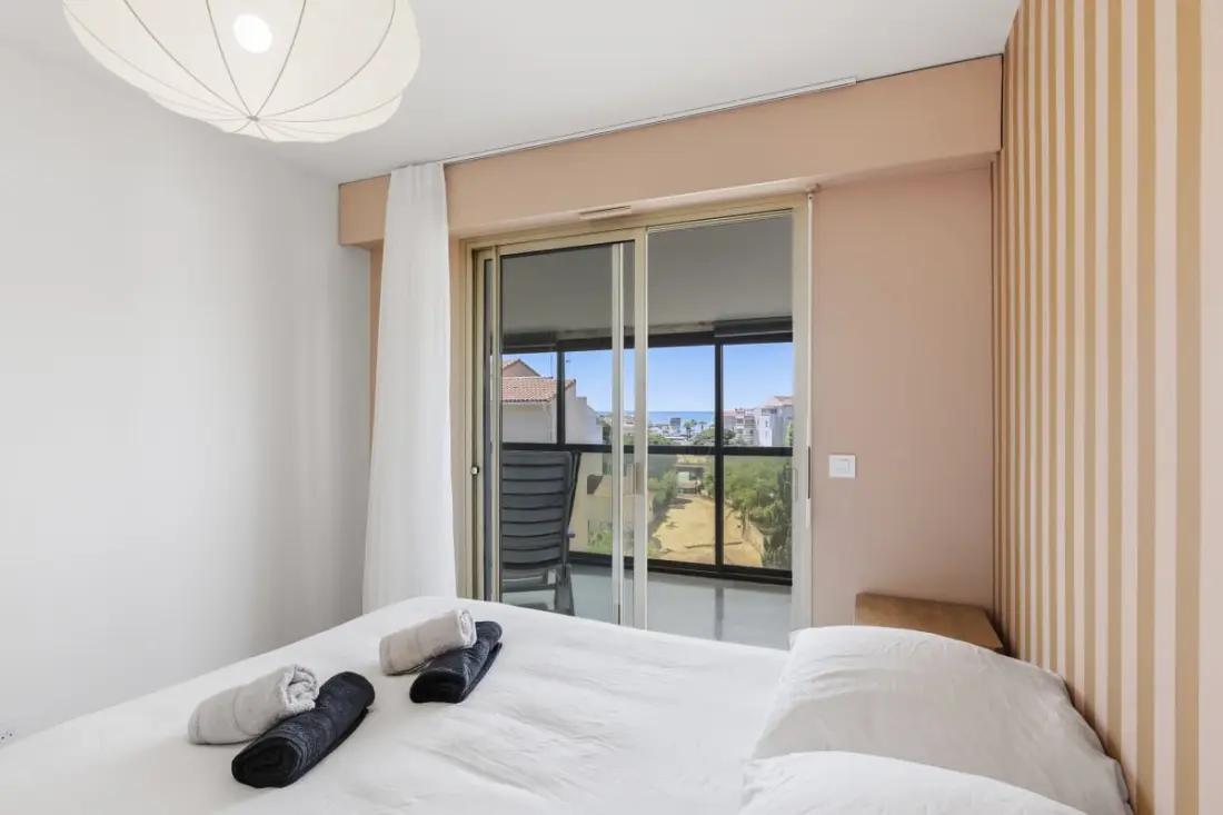 Apartman 125 M2 Near Beach, Pool & Parking