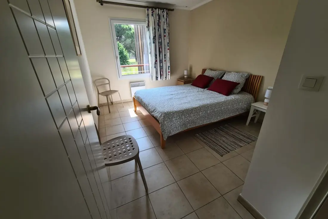 Tágas apartman úszási medencével