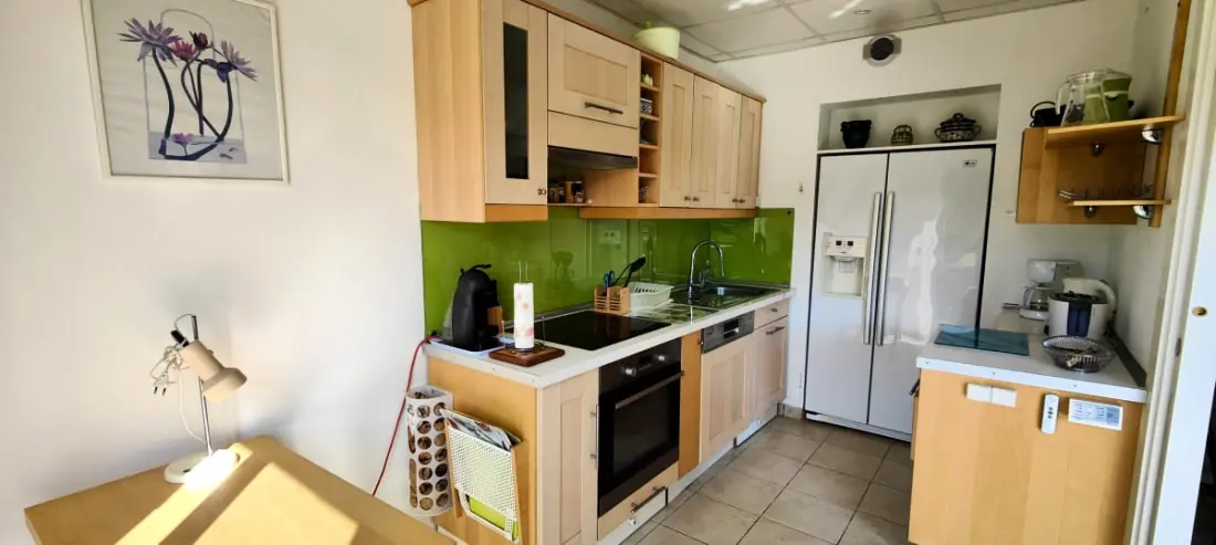 Tágas apartman úszási medencével